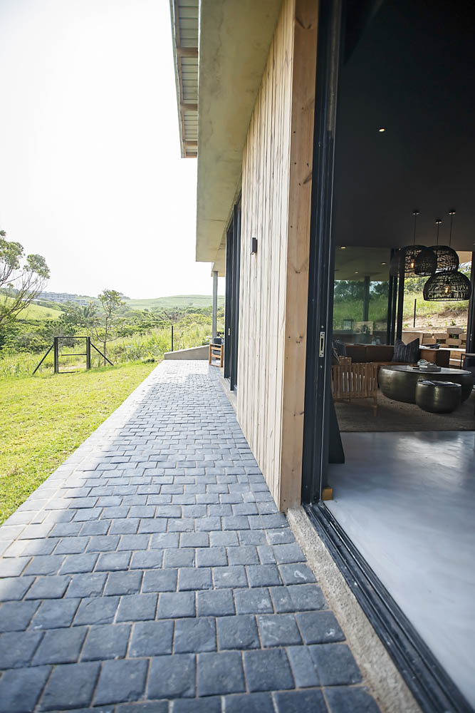 cobbles pathway paving